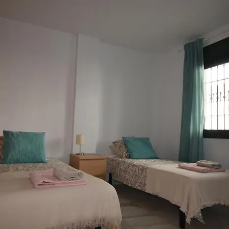Pueblo Torrequebrada, 2 Bed Апартаменты Бенальмадена